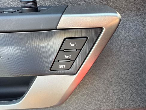 Used 2026 Toyota Tundra Platinum AWD/4WD image 12