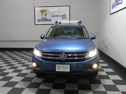 Used 2017 Volkswagen Tiguan SEL AWD/4WD image 2