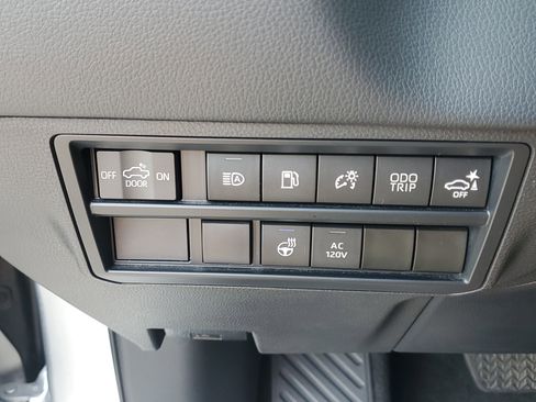 Used 2023 Toyota Tundra Limited AWD/4WD image 23