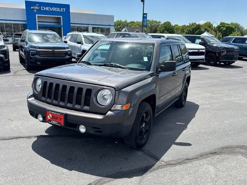 Used 2016 Jeep Patriot Sport FWD image 14