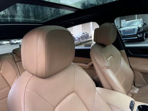 Used 2019 Porsche Cayenne image 33