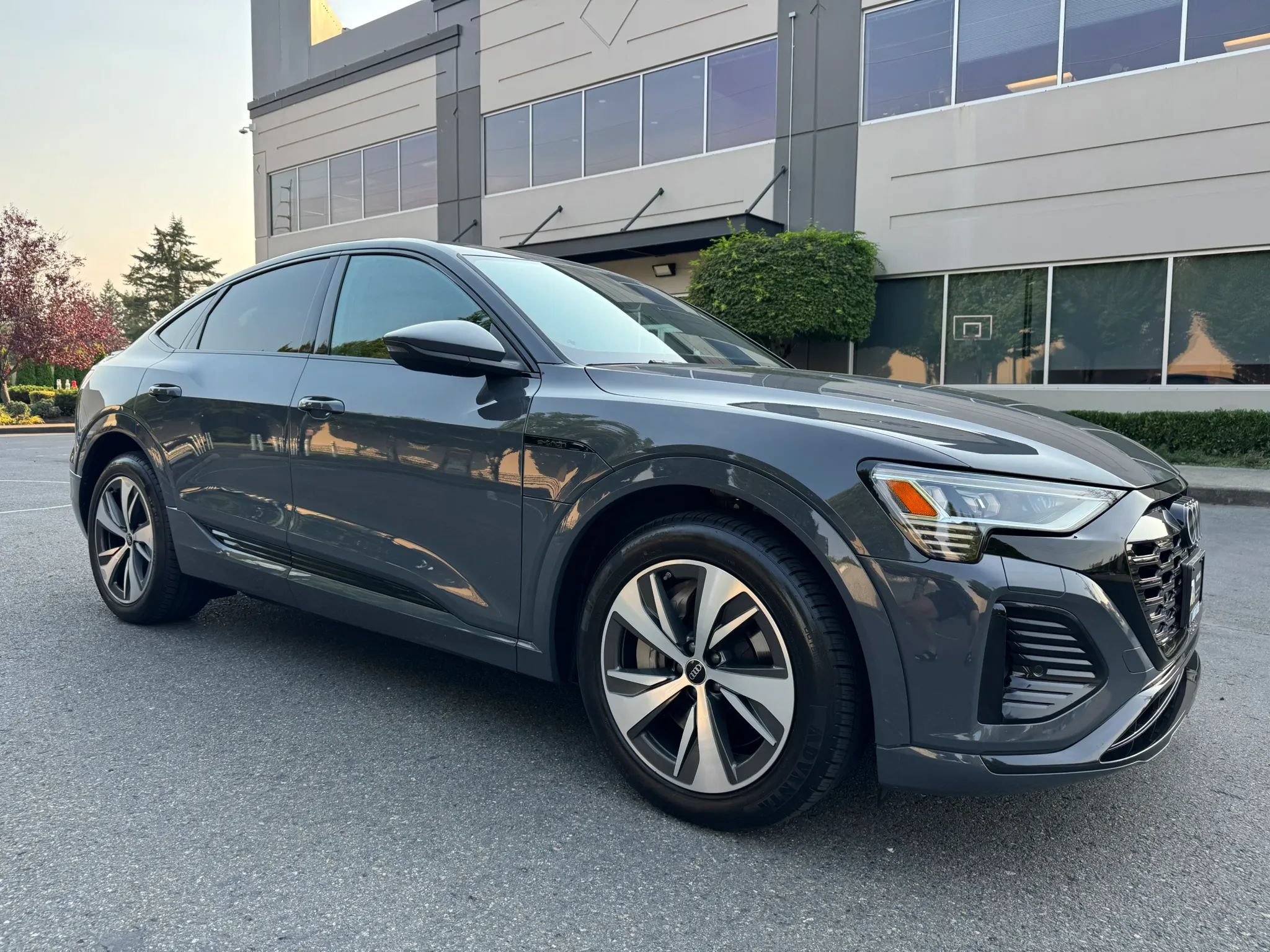 Used 2024 Audi Q8 e-tron Premium AWD/4WD image 1