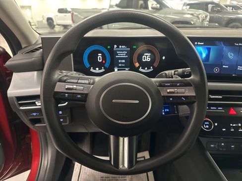 Used 2025 Hyundai Sonata SEL FWD image 12