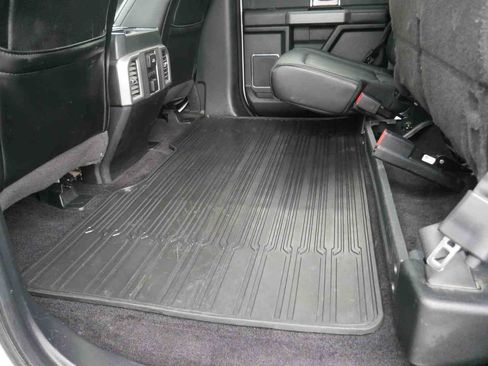 Used 2015 Ford F150 Platinum w/ Equipment Group 701A Luxury image 21