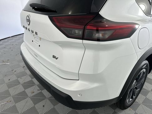 Certified 2024 Nissan Rogue SV FWD image 26