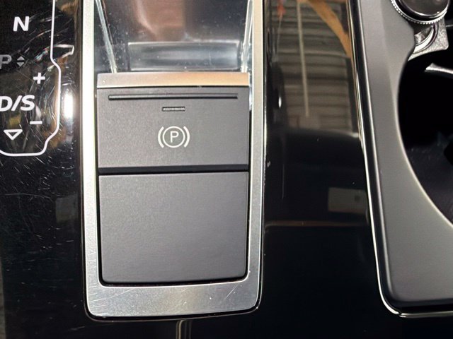 Used 2021 Audi Q8 Premium Plus w/ Premium Plus Package AWD/4WD image 40