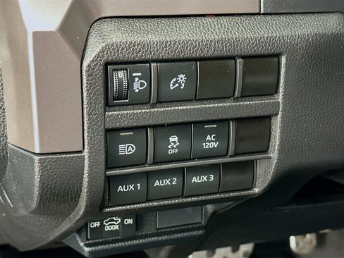 Used 2024 Toyota Tacoma TRD Sport w/ TRD Sport Upgrade Package image 17