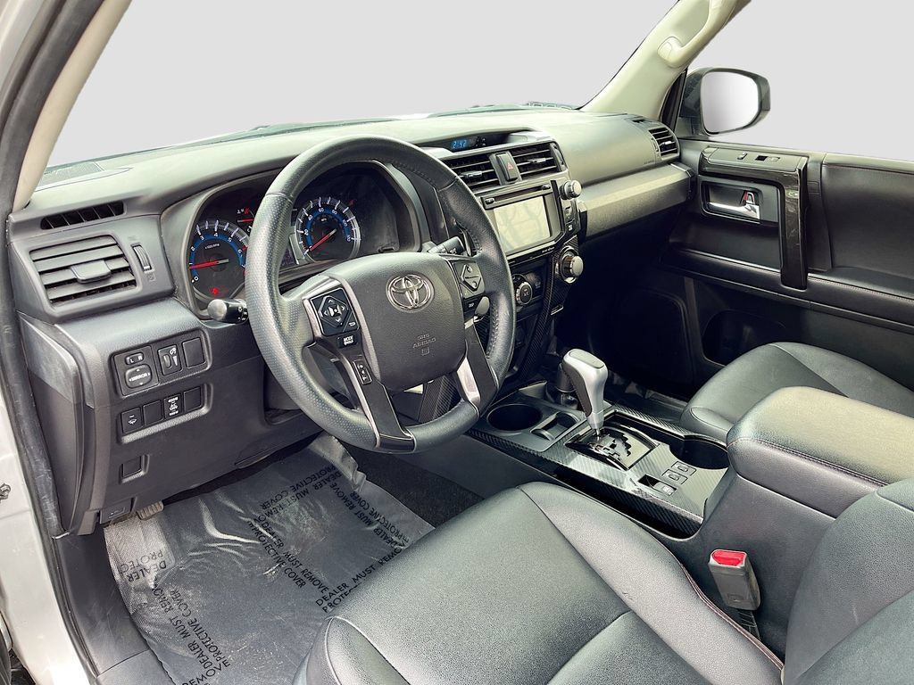 Used 2018 Toyota 4Runner TRD Off-Road Premium AWD/4WD image 9