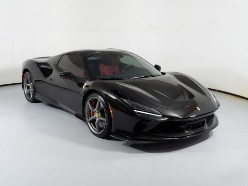 Used 2023 Ferrari F8 Tributo RWD image 7