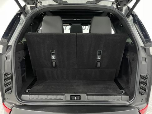 Used 2018 Land Rover Discovery SE image 27