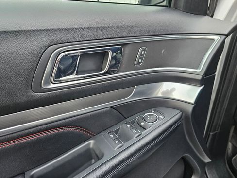 Used 2018 Ford Explorer Sport image 20