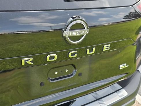 Used 2023 Nissan Rogue SL w/ SL Premium Package FWD image 15