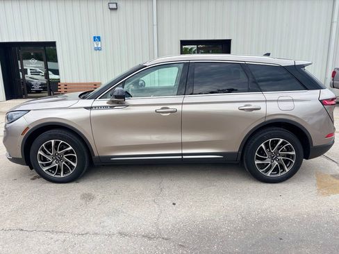 Used 2020 Lincoln Corsair FWD image 2