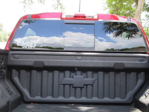 Used 2025 Chevrolet Colorado LT w/ LT Convenience Package RWD image 18
