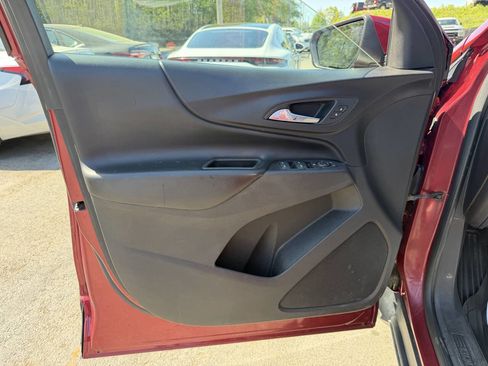 Used 2018 Chevrolet Equinox LT image 12