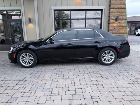 Used 2021 Chrysler 300 Touring L w/ Popular Equipment Group image 3