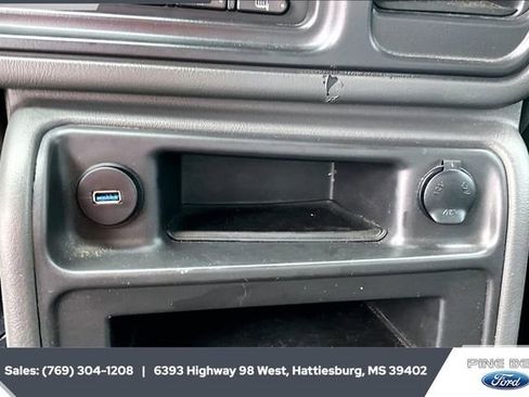 Used 2005 GMC Sierra 2500 SLT w/ Heavy-Duty Power Package image 23