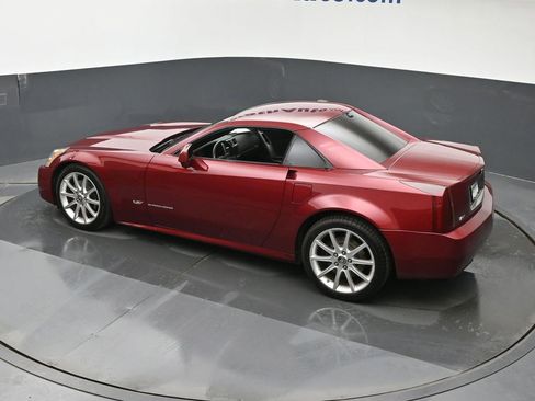 Used 2007 Cadillac XLR V RWD image 18