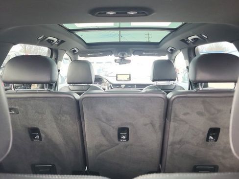 Used 2017 Audi Q7 3.0T Premium image 16