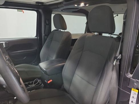 Used 2019 Jeep Wrangler Sport image 19