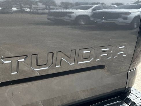 Used 2015 Toyota Tundra SR5 w/ SR5 Upgrade Package image 31