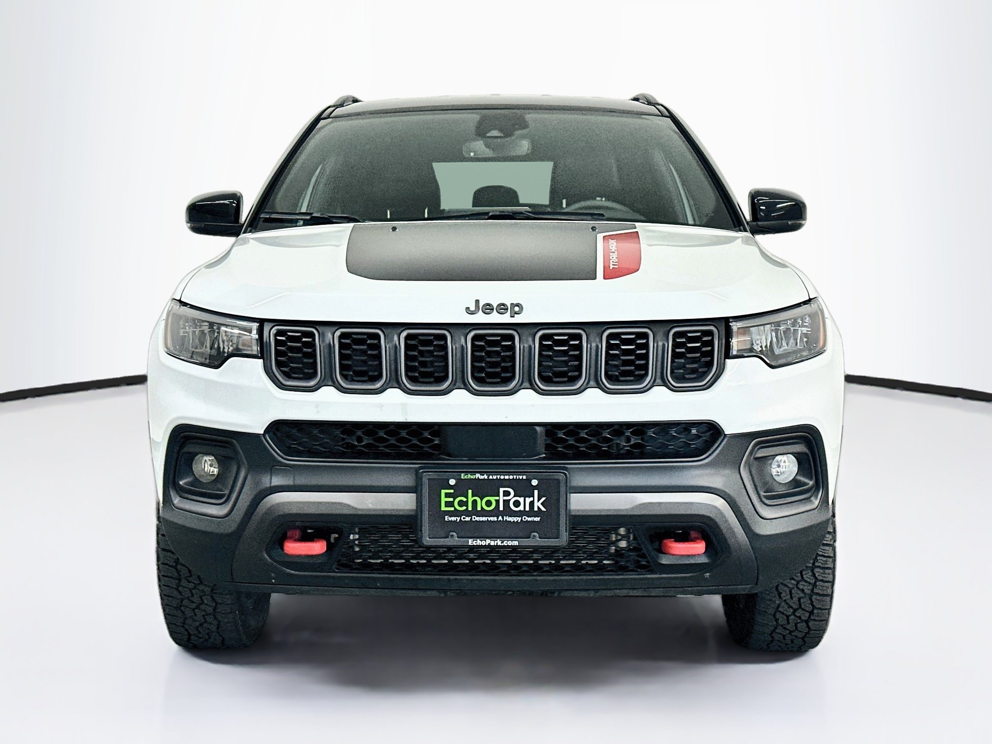 Used 2025 Jeep Compass Trailhawk AWD/4WD image 2