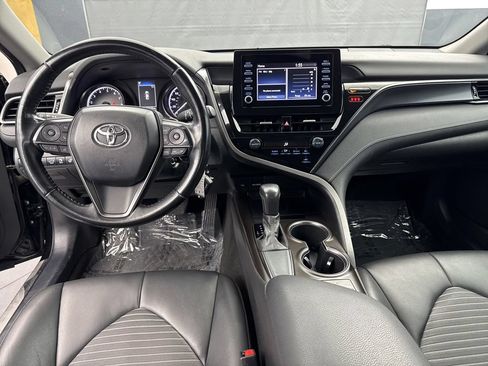 Used 2022 Toyota Camry SE FWD image 12