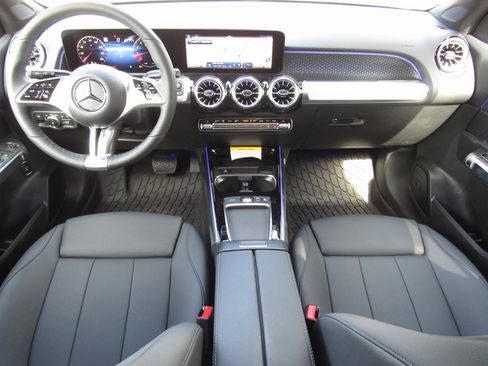 New 2025 Mercedes-Benz GLB 250 4MATIC image 34