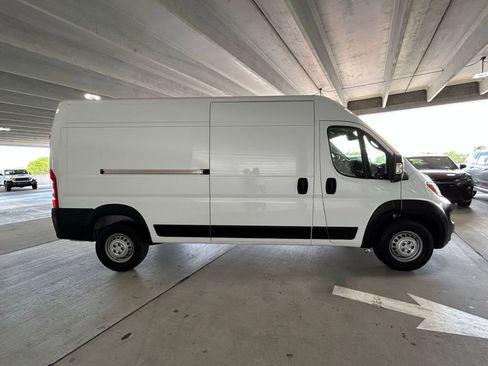 Used 2024 RAM ProMaster 2500 w/ Convenience Group FWD image 6