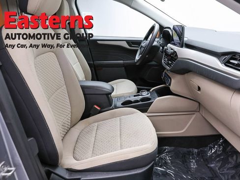 Used 2022 Ford Escape SE AWD/4WD image 25