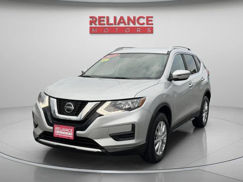 Used 2018 Nissan Rogue SV AWD/4WD image 1