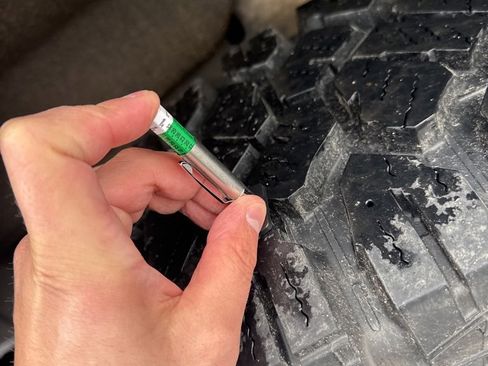 Used 2024 GMC Sierra 1500 AT4 w/ Technology Package image 9