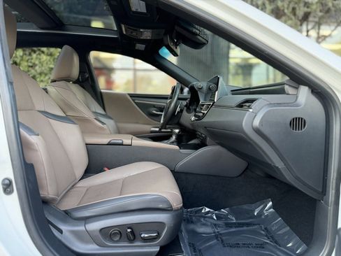 Used 2022 Lexus ES 350 w/ Premium Package image 33