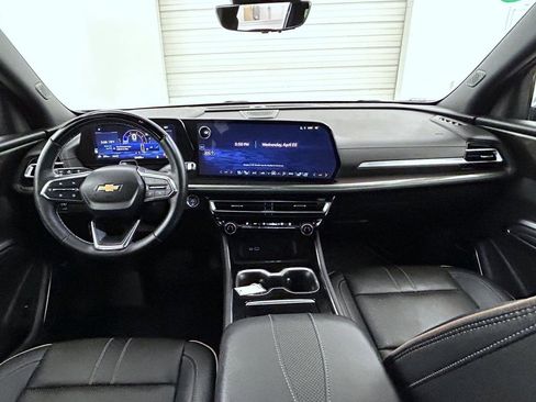 Used 2025 Chevrolet Traverse High Country w/ LPO, Floor Liner Package AWD/4WD image 13
