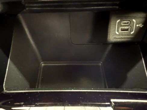 Used 2024 Jeep Compass Limited image 32