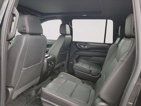 Used 2023 Chevrolet Suburban RST w/ Luxury Package AWD/4WD image 10