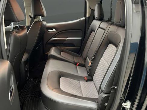 Used 2019 Chevrolet Colorado Z71 w/ Z71 Midnight Edition AWD/4WD image 22