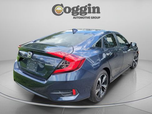 Used 2017 Honda Civic Touring image 5