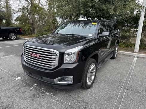 Used 2019 GMC Yukon XL SLT w/ Premium Edition image 2