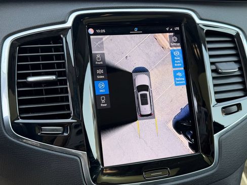 Certified 2025 Volvo XC90 T8 Plus AWD/4WD image 32