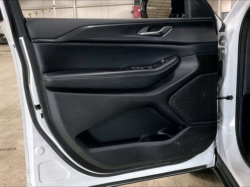 Used 2023 Jeep Grand Cherokee Altitude image 21