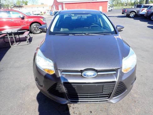 Used 2014 Ford Focus SE w/ SE Winter Package FWD image 2
