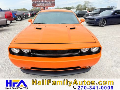 Used 2014 Dodge Challenger R/T RWD image 9