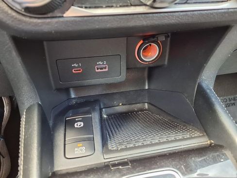 Used 2023 Nissan Kicks SV FWD image 7