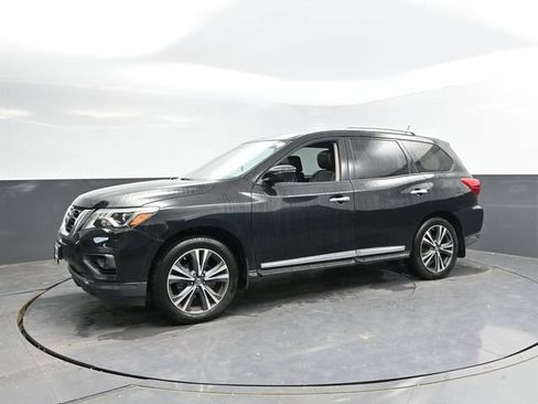 Used 2017 Nissan Pathfinder Platinum w/ Family Entertainment Package AWD/4WD image 7