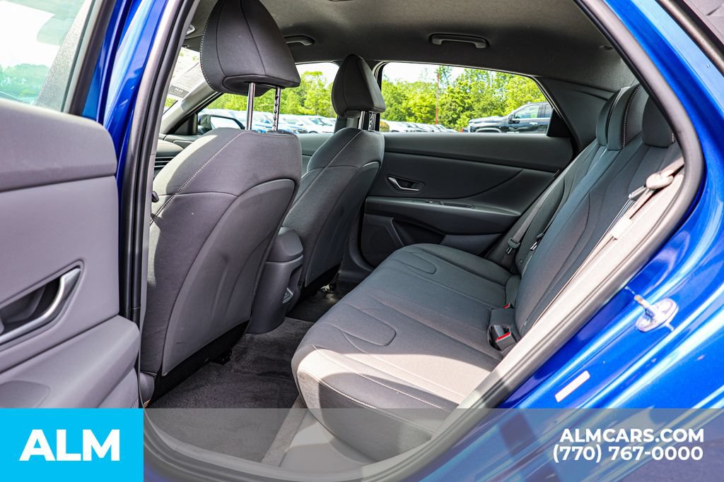 Used 2025 Hyundai Elantra Sport FWD image 18