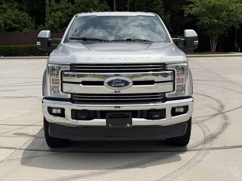 Used 2019 Ford F350 Lariat w/ Lariat Value Package AWD/4WD image 2