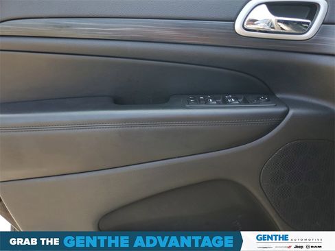 Used 2020 Jeep Grand Cherokee Altitude image 9