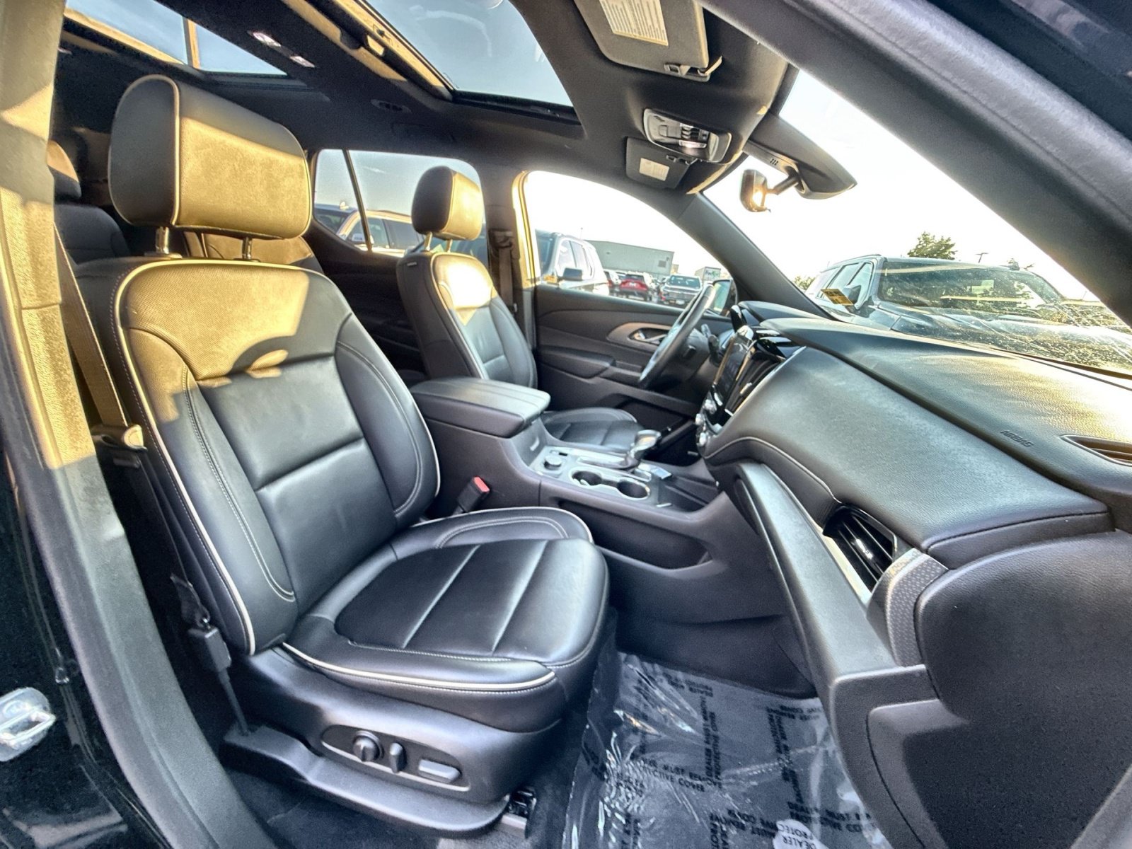Used 2023 Chevrolet Traverse Premier w/ Redline Edition AWD/4WD image 29