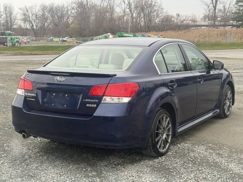 Used 2011 Subaru Legacy 2.5i Premium w/ All-Weather Pkg AWD/4WD image 5